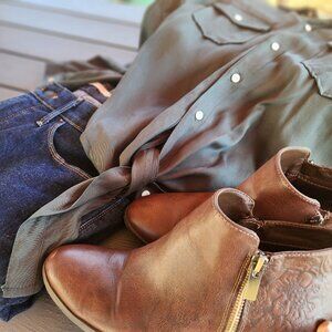 3 Pieces - Levi's 525 Jeans, Boots and Shirt Set